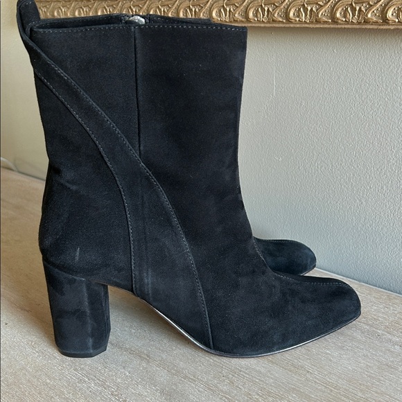 Ganni luxurious glam, preowned, block heel black suede ankle boots EUR size 40 - Picture 4 of 15